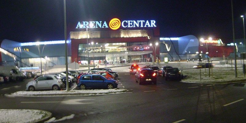 Father and daughter at the shopping centre